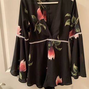 Audrey 3+1 Black Floral Romper Size Medium